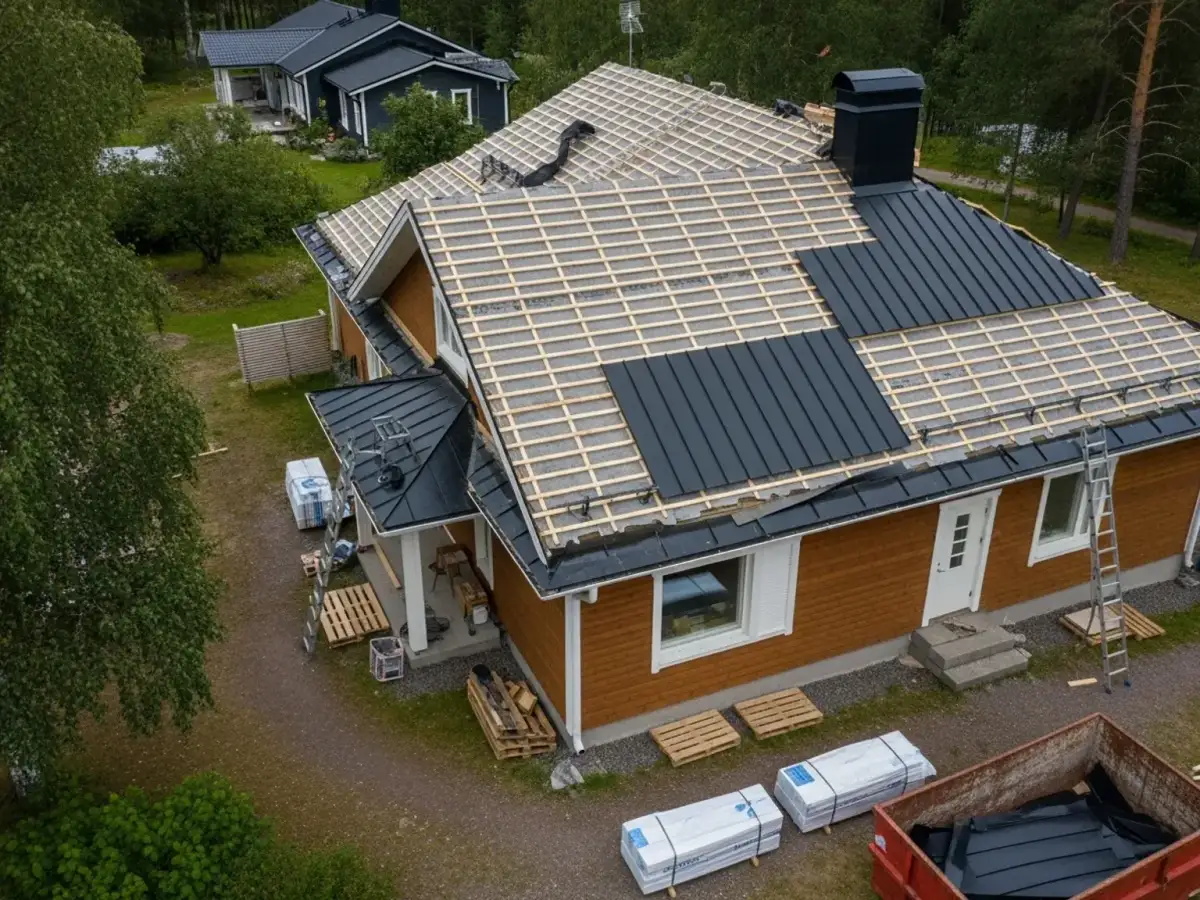 Katon uusiminen: hinta 2026 materiaaleittain ja piilokustannukset